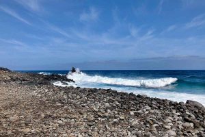 Playa de callaos en la costa de noreste de La Palma se encuentran en el GR 130, una de las rutas imprescindibles en La Palma