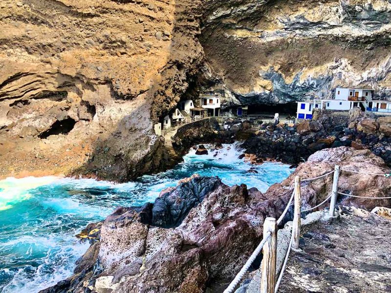 Cueva de los piratas en Tijarafe - La Palma