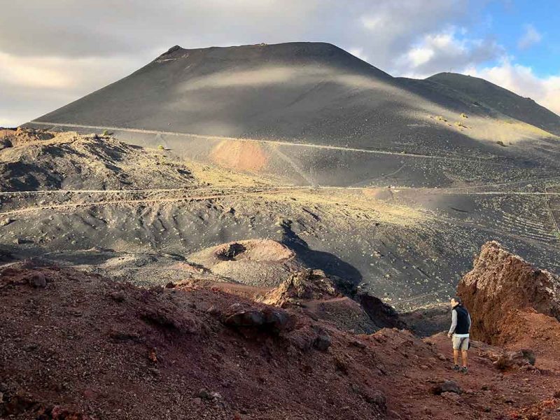 El volcán San Antonio y el Teneguía son la parte final del GR131, una de las rutas imprescindibles en La Palma