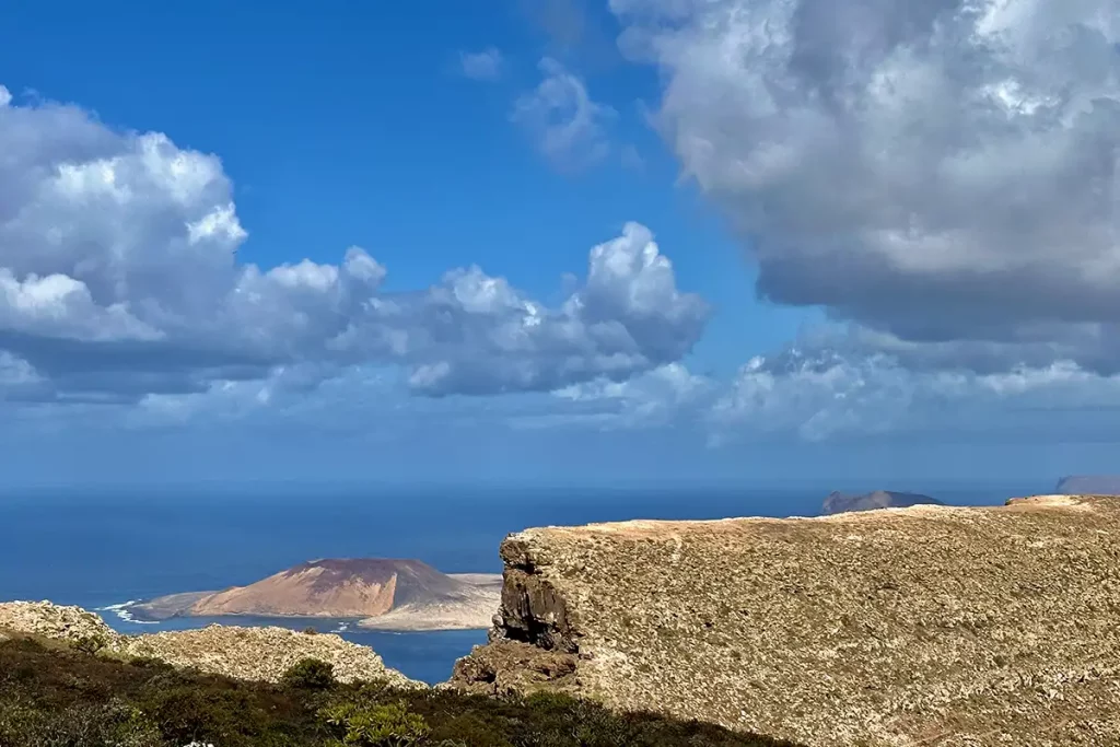 Lanzarote con vista a Graciosa